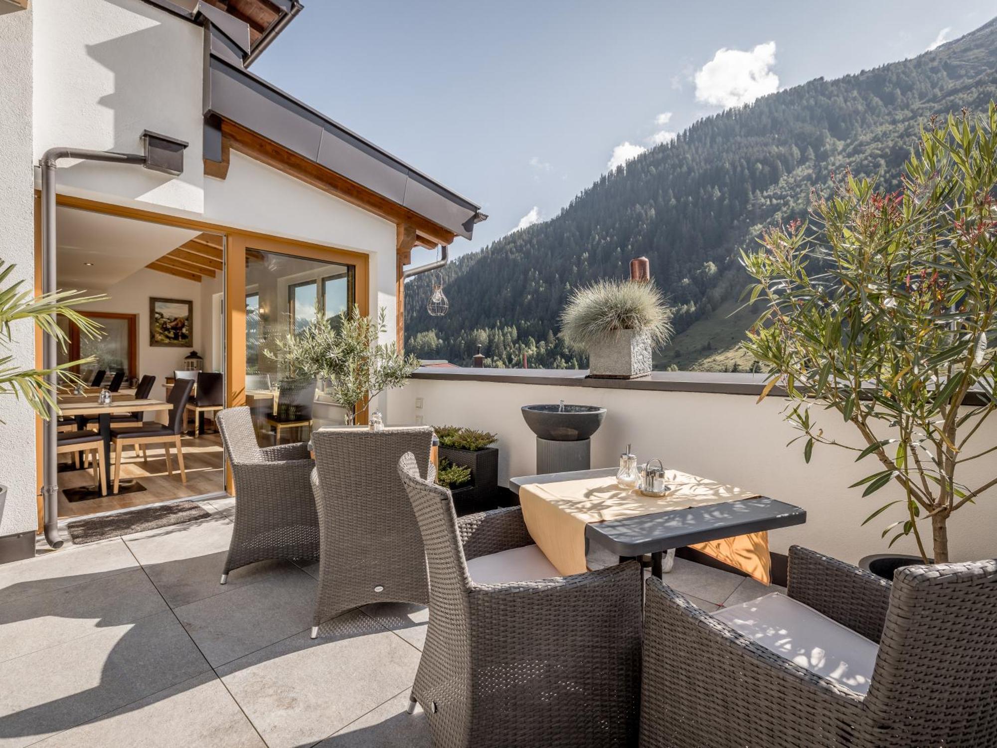 Quality Hosts Arlberg - Haus Pepi Eiter 호텔 장크트안톤암아를베르크 외부 사진